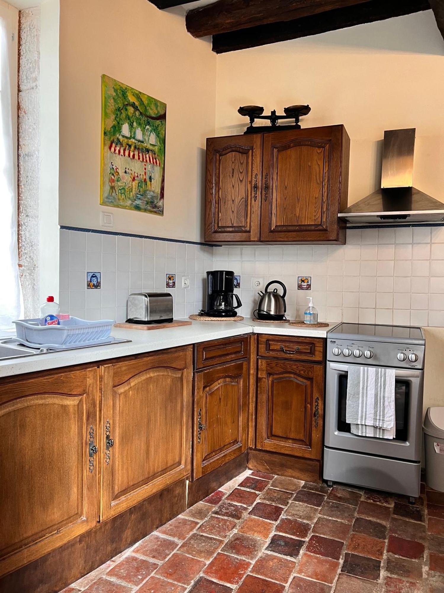 Appartement Meneau Ла-Шарите-сюр-Луар Экстерьер фото