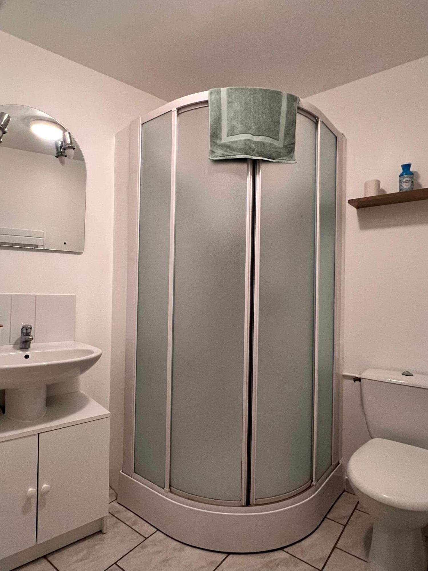 Appartement Meneau Ла-Шарите-сюр-Луар Экстерьер фото