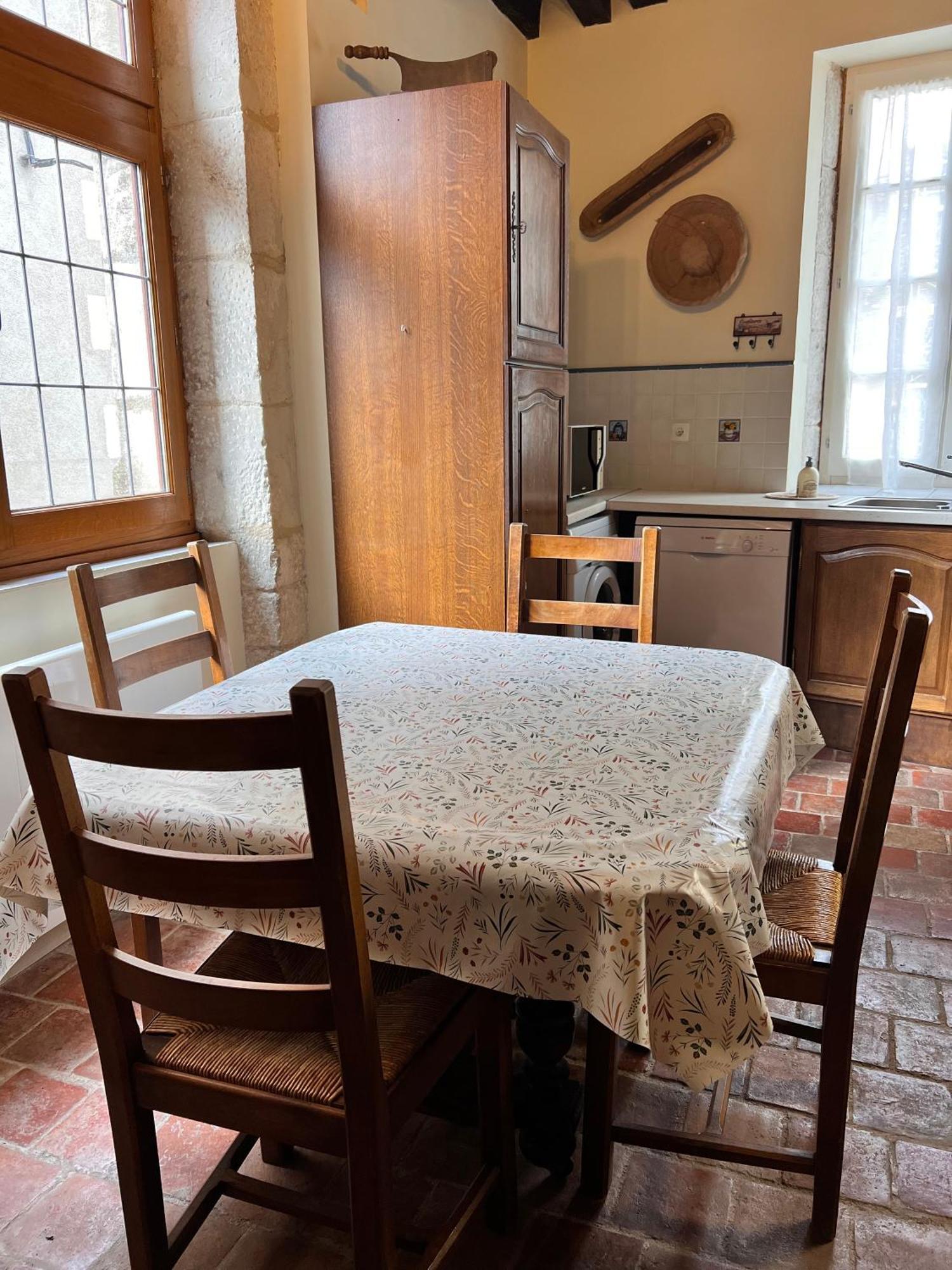 Appartement Meneau Ла-Шарите-сюр-Луар Экстерьер фото